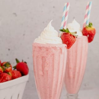 Regular strawberry shake